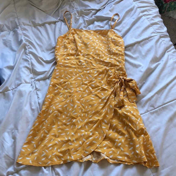 YELLOW MINI DRESS from Society & Stitch - Picture 3 of 4